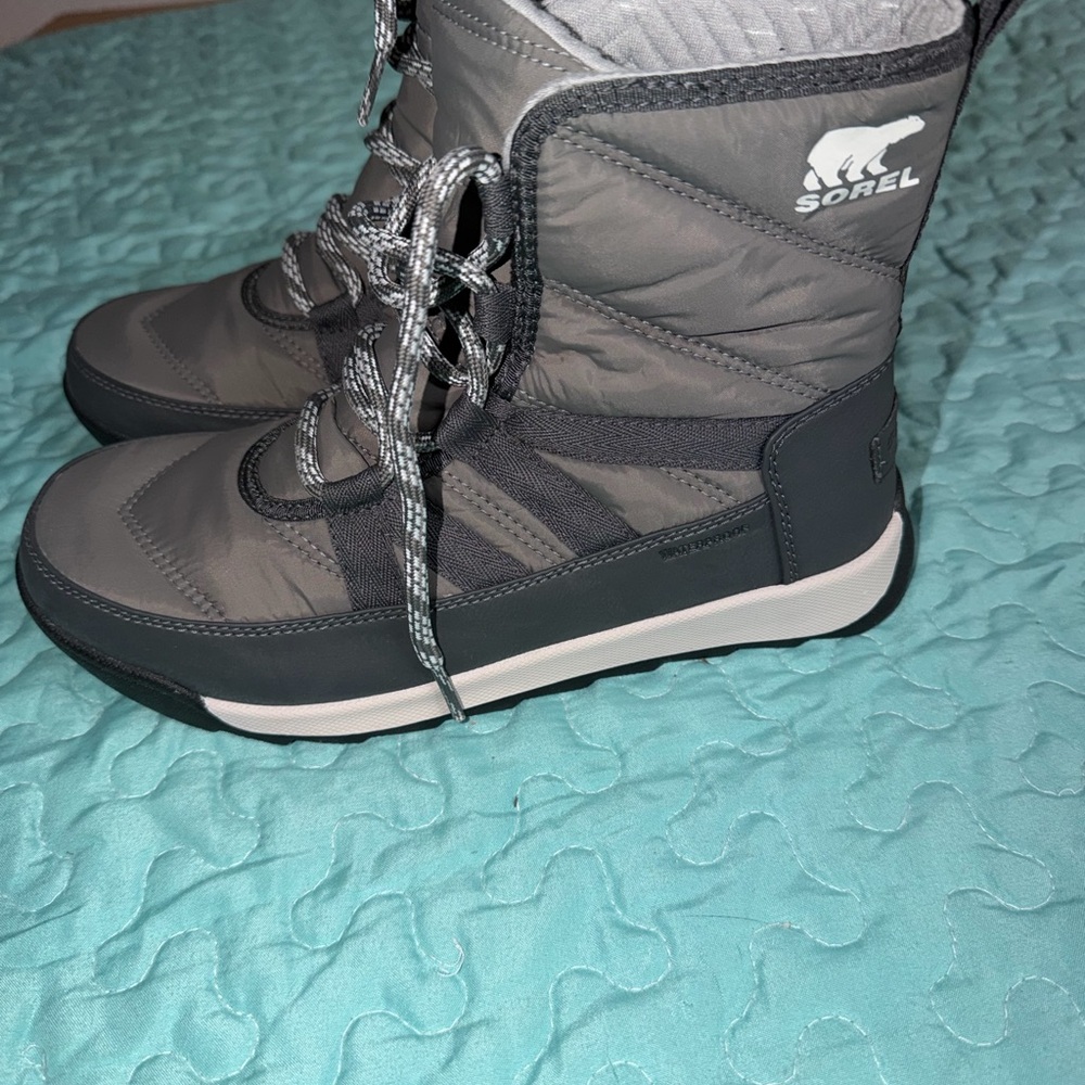 NWT Sorel Whitney II Short Mid-Calf Snow Boots Gray NL3822-052 Women’s Size 7